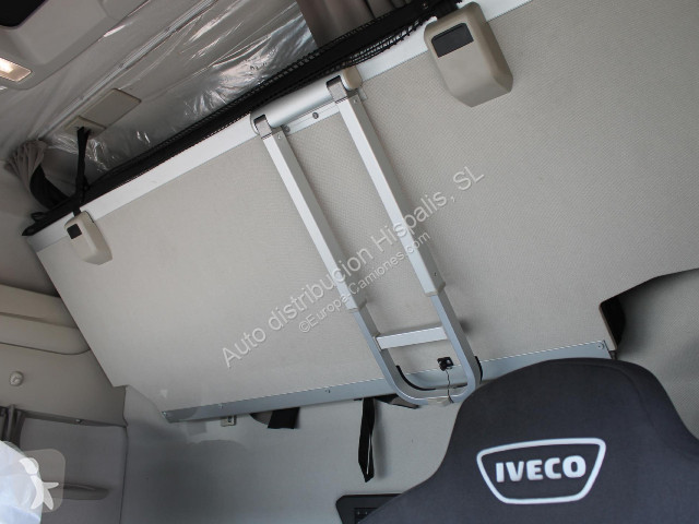 Iveco Stralis AS440S49T/P tractor unit
