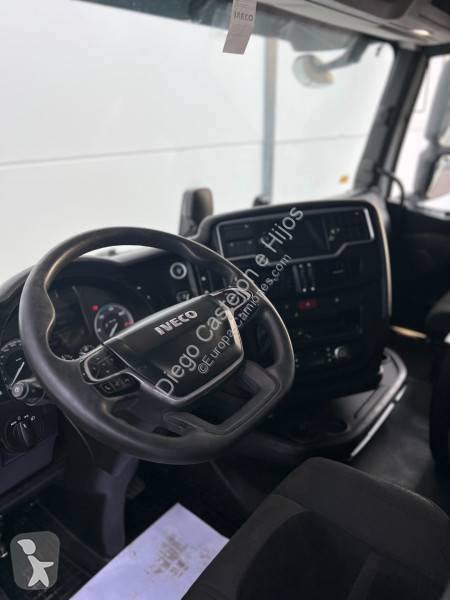 Traktor Iveco