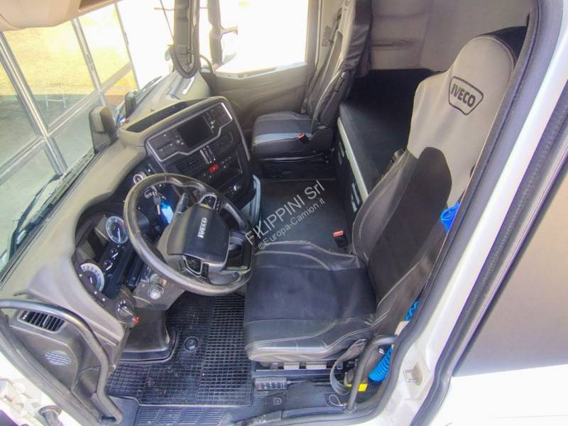 Traktor Iveco