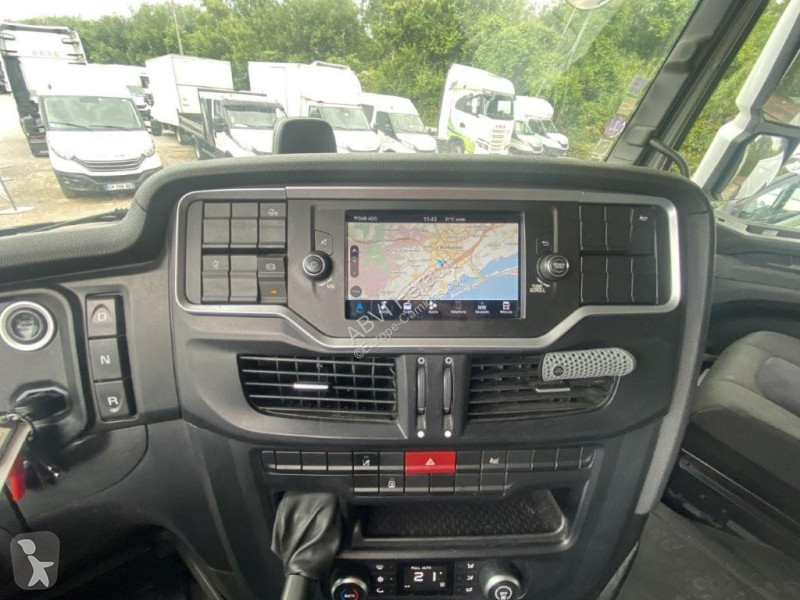 Iveco AS440S46TP CNG tractor unit