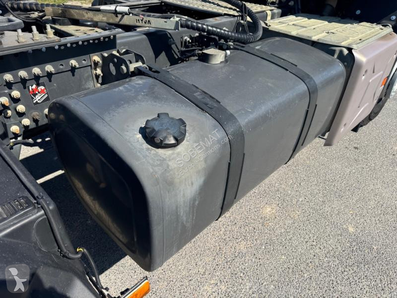 جرار Renault 440