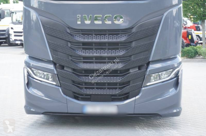 Влекач Iveco