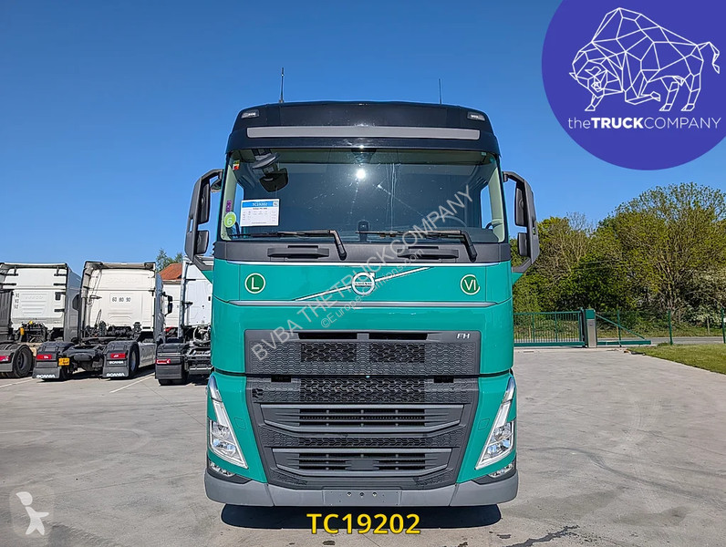 جرار Volvo 500