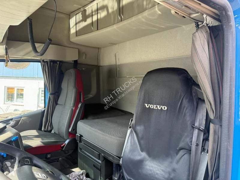 جرار Volvo 6X4 EURO 6