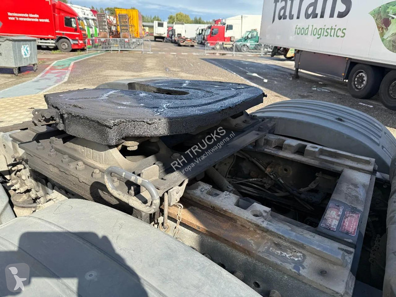 جرار Volvo 8X4 - 666274 KM