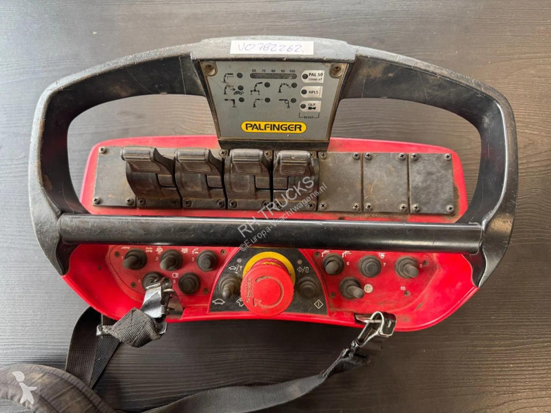 Trattore Stradale Volvo 460 6X2 PALFINGER 2300...