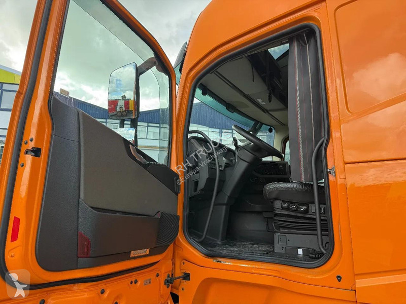جرار Volvo 8X4 - 490049 KM - INTARDER TUV...