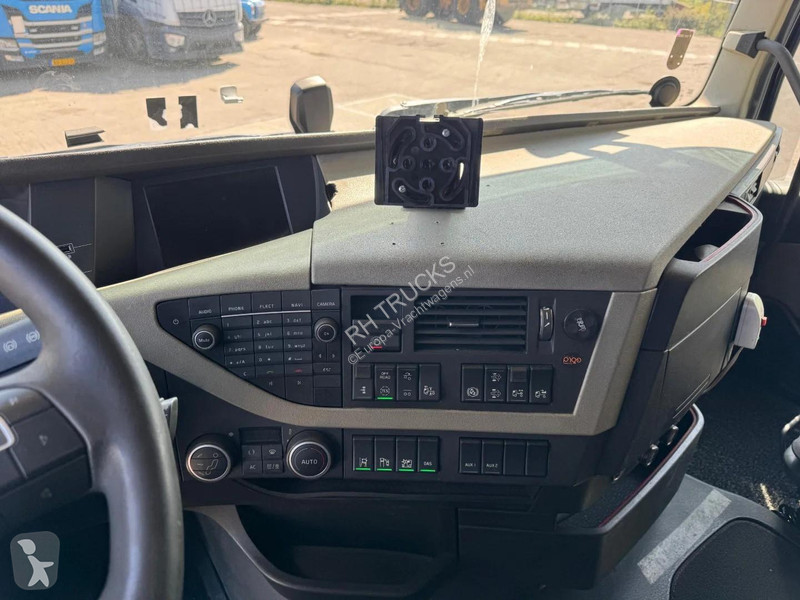 جرار Volvo 500 6X2 EURO 6 + LIFTAS