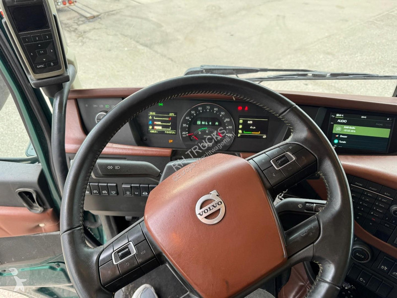 Trattore Stradale Volvo 16750 8X4 EURO 6 - 100...