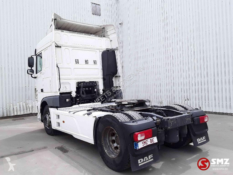 جرار DAF 530