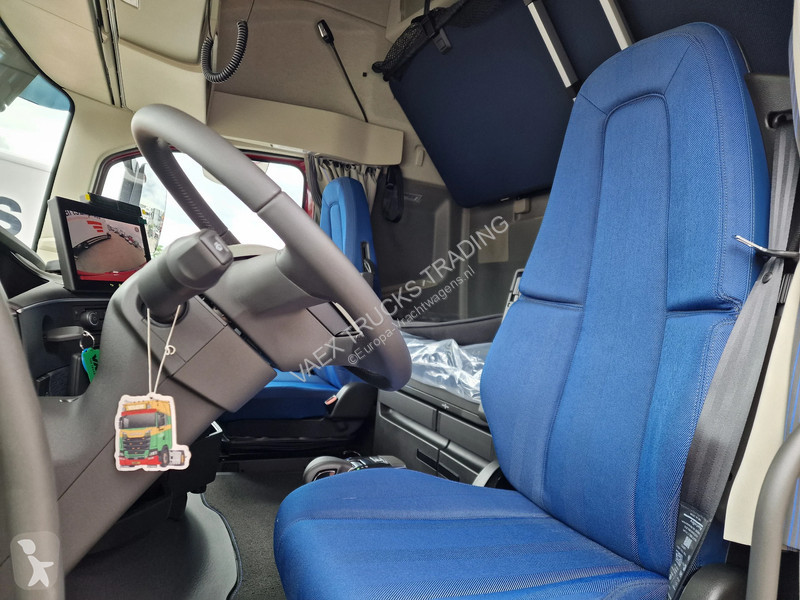Traktor Volvo 13500 Aero Globetrotter XL 4x2 -...