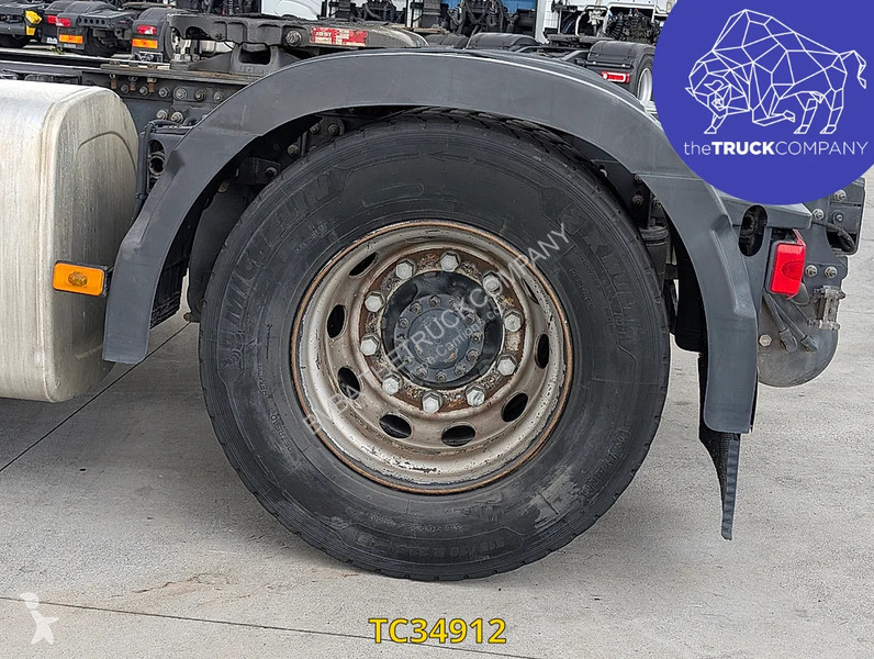 جرار Renault T 520