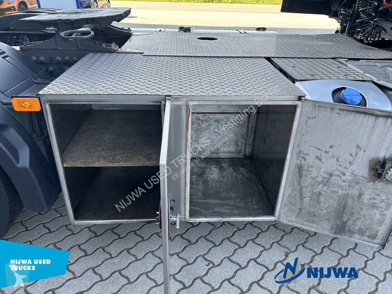 جرار Volvo 500 4x2 VDS + No TC