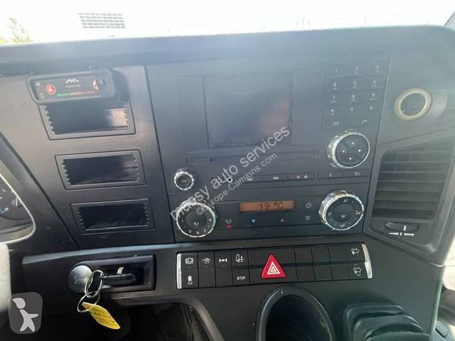 جرار Mercedes