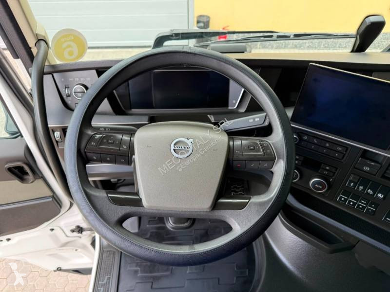 جرار Volvo