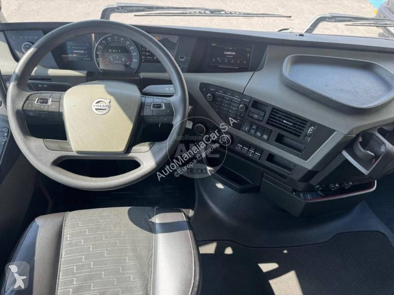 جرار Volvo
