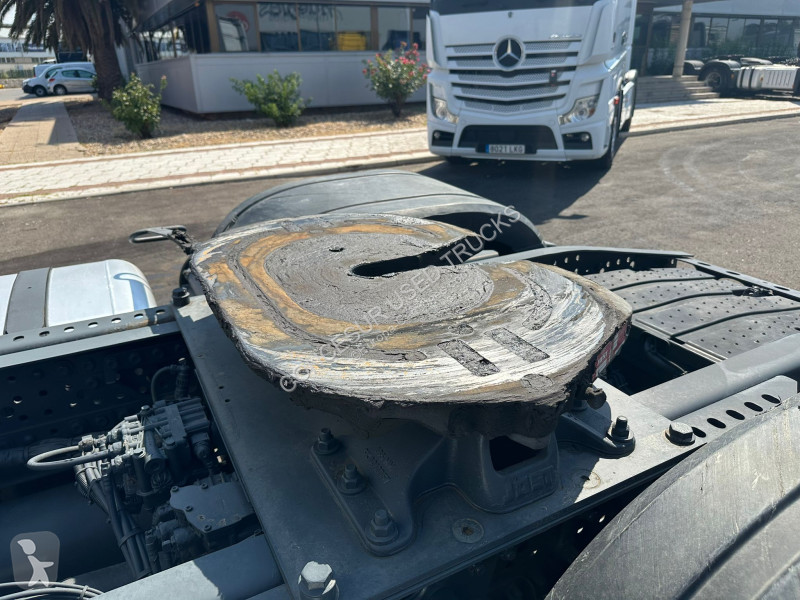 Tracteur Mercedes  1845 LS
