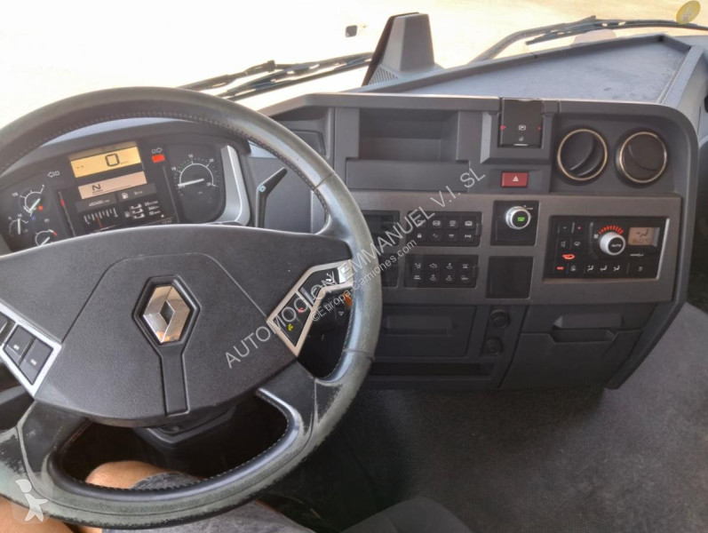 جرار Renault 460 XROAD TSeries