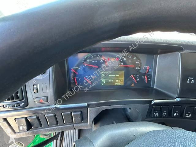 جرار Volvo
