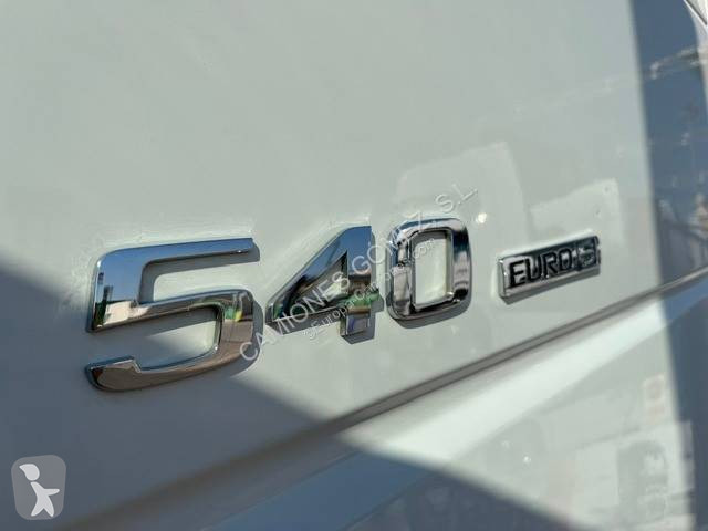 جرار Volvo