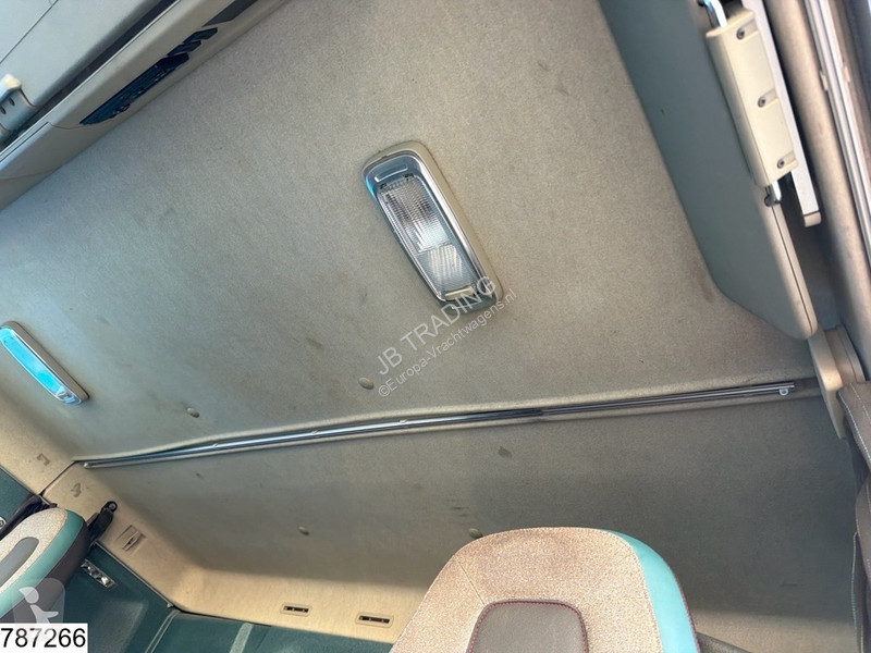 جرار Volvo 460 EURO 6, PTO, Lohr