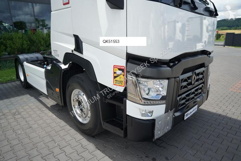 Влекач Renault T 520