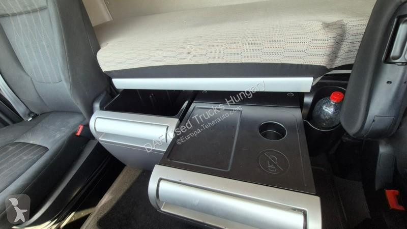 جرار DAF XF  FT LOW DECK 4X2