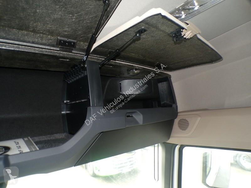 جرار DAF XG  FT 4X2
