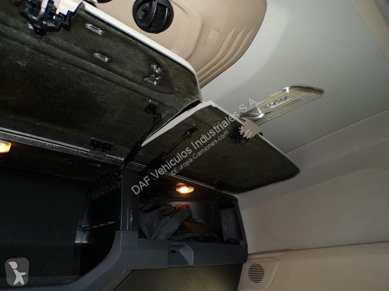 جرار DAF XG  FT 4X2