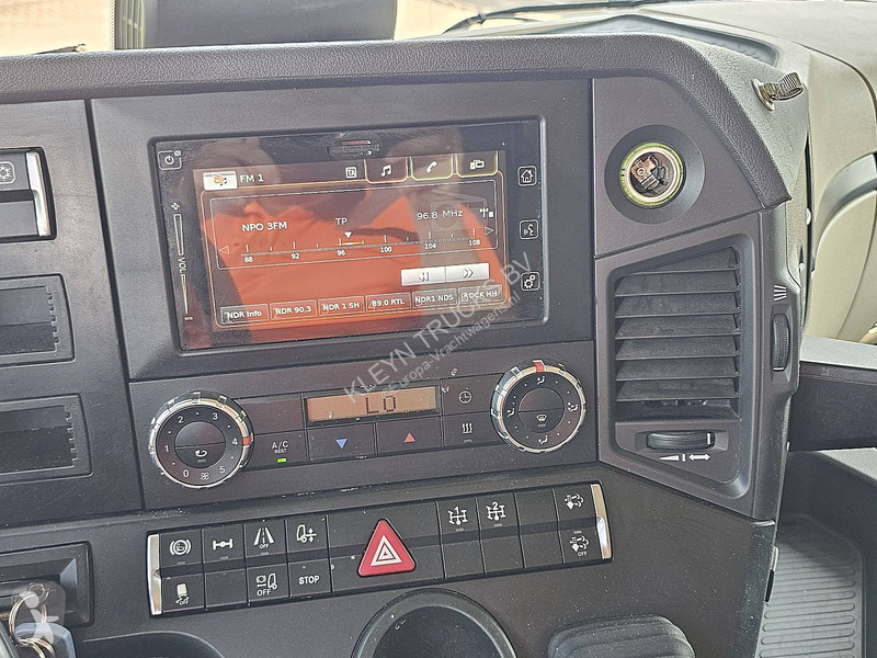 جرار Mercedes ACTROS 1843