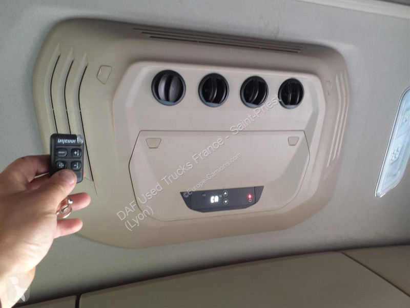 جرار DAF XFn  FT 4X2