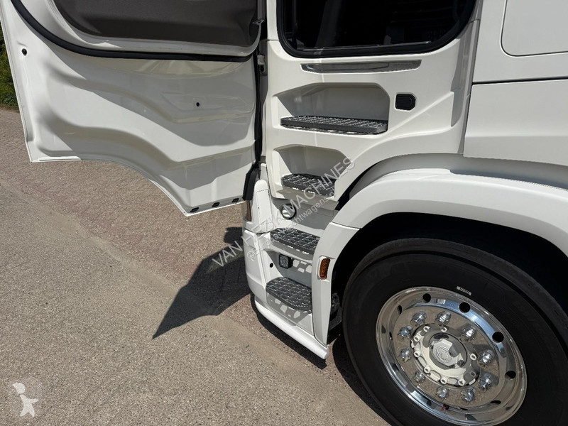 جرار Scania 520 full-air retarder