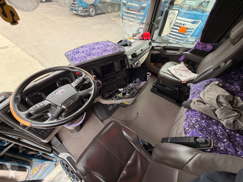 جرار Scania  560