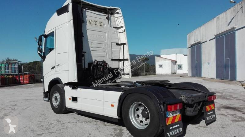 جرار Volvo