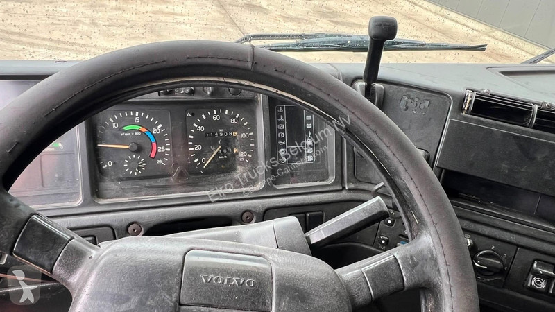 جرار Volvo 12420 (MANUAL GEARBOX / BOITE MANUELLE)