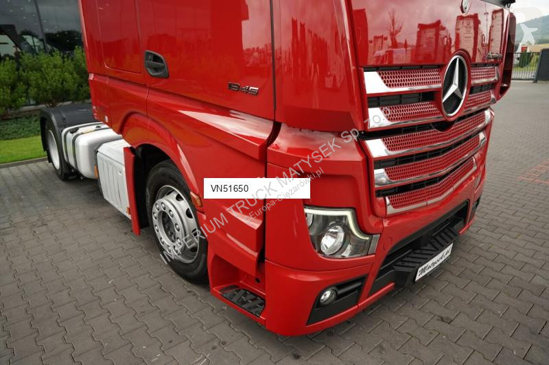 Влекач Mercedes ACTROS 1845