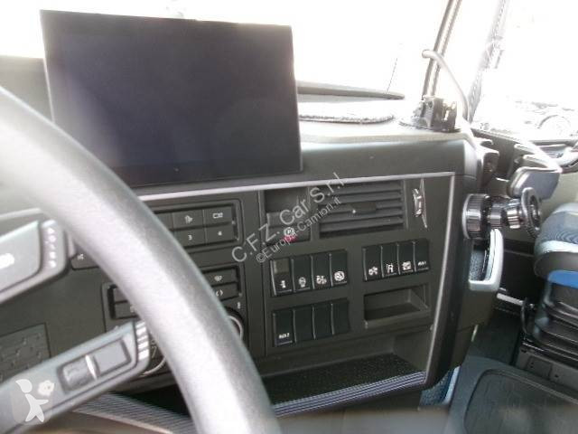 جرار Volvo