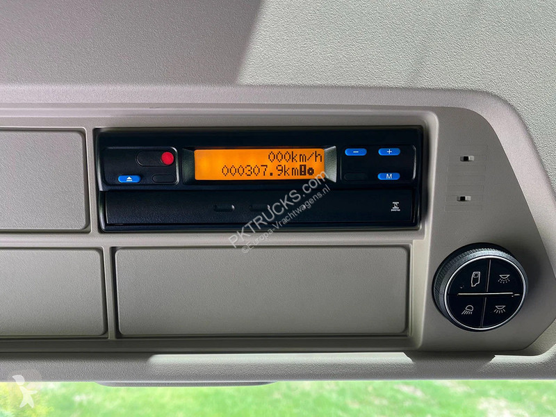 جرار Iveco S-Way AS440S43T/P AT Tractor Head (8...