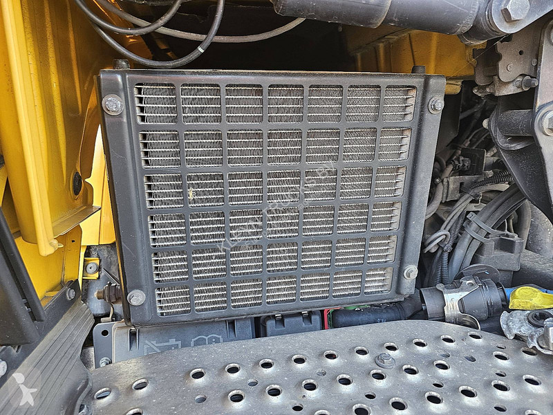 Scania 410 tractor unit