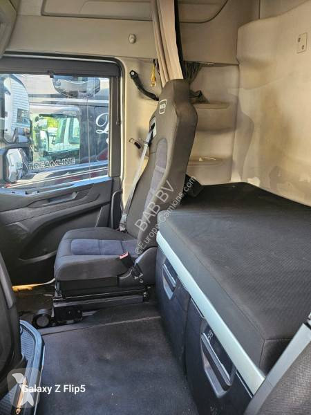 جرار Iveco