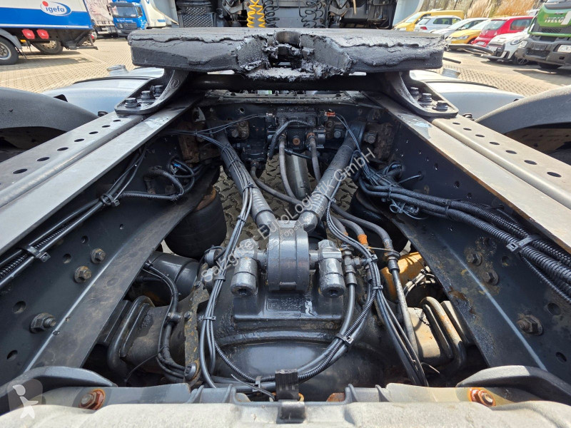 جرار Iveco 420 / Intarder