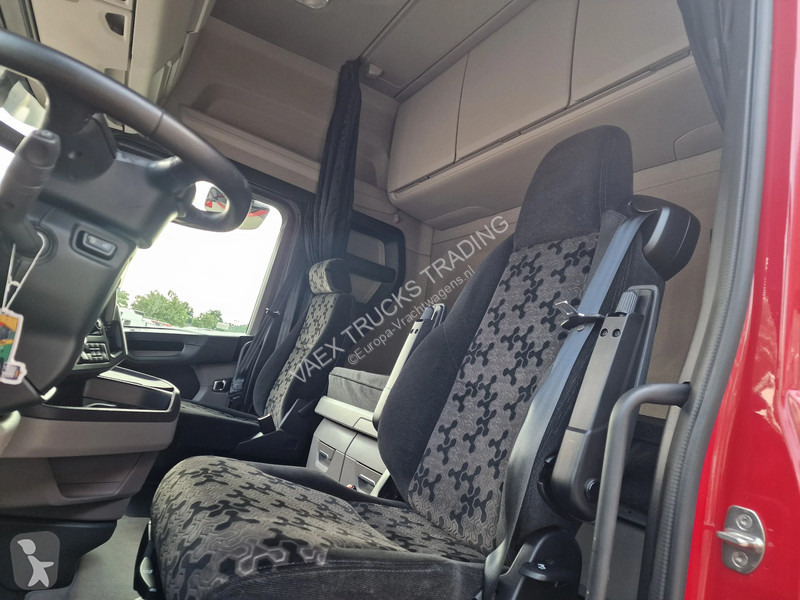جرار Scania 460 4X2 - steel / air - retarder -...