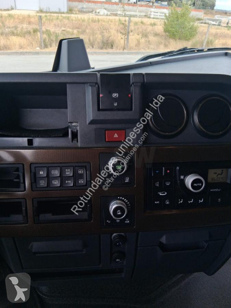 جرار Renault 480
