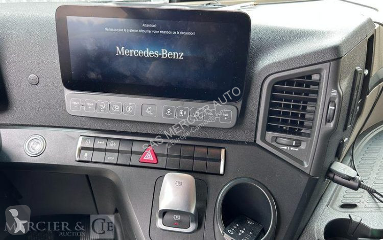 Cabeza tractora Mercedes