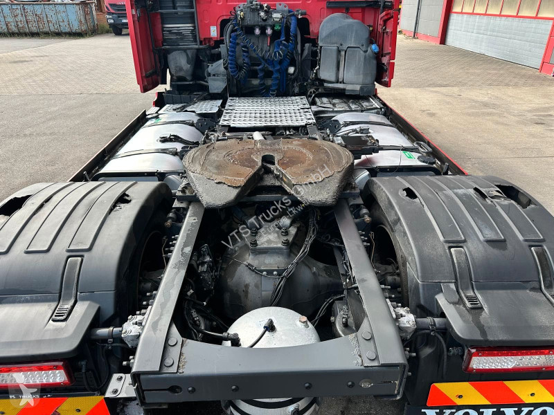 جرار Volvo 500 4x2 LL Hubsattel