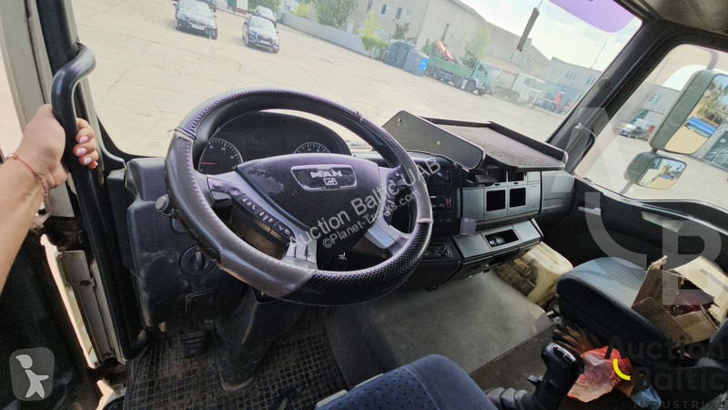 جرار MAN 18.440 4X4H BLS