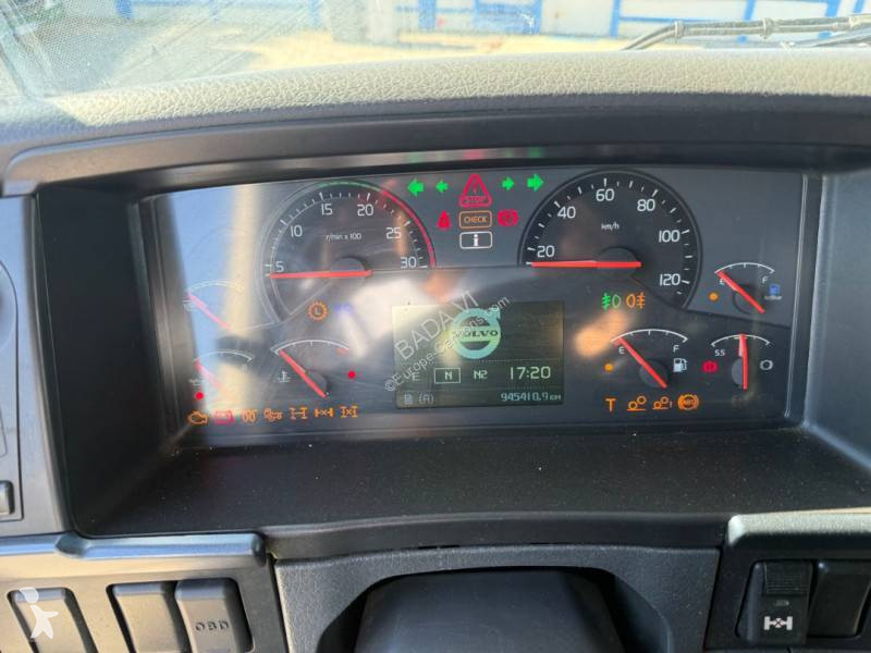 جرار Volvo