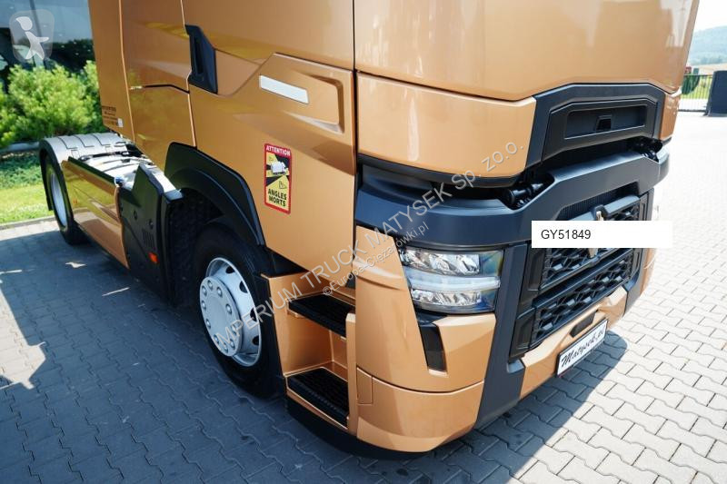 جرار Renault T 520