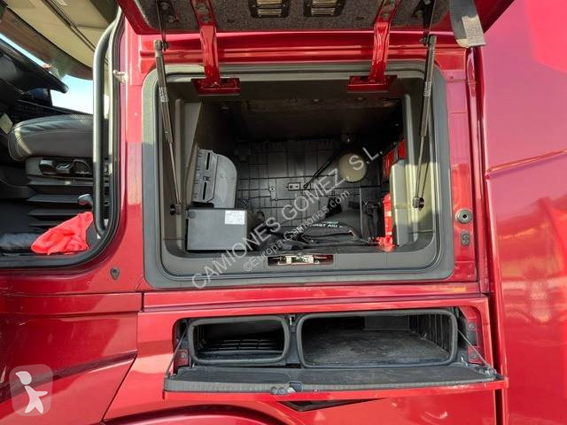 جرار Volvo