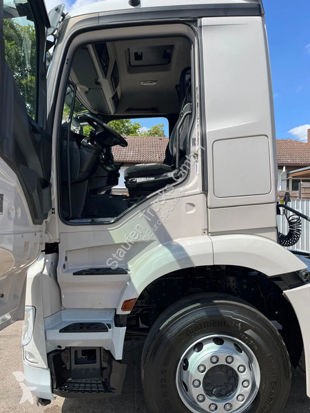 جرار Mercedes 1851 1851...